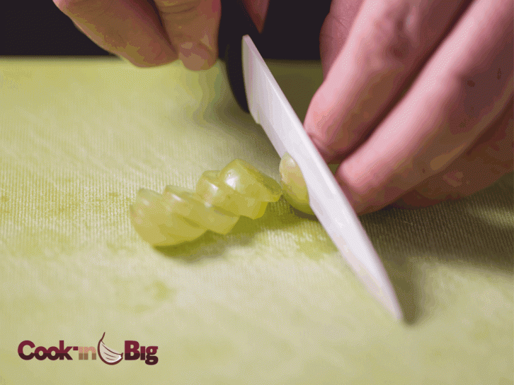 Slice the grapes 