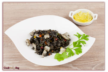 Recipe Black Rice, with Squid and Morado Garlic.