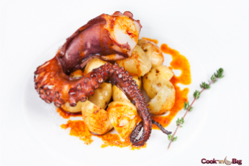 Grilled Octopus with Garlic Sauce