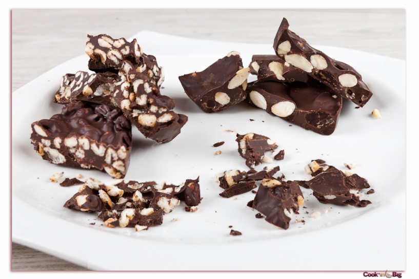 Crunchy Cocoa Bars with Almonds, Puffed Rice and Black Garlic.