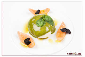 Ensalada de Burrata, Pesto, Albahaca y Ajo Negro