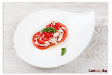 Ensalada de Ventresca de Bonito, Tomate y Ajo Blanco